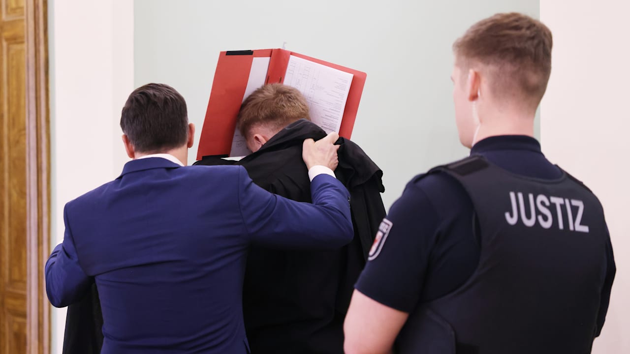 Justizpanne steht im Raum: Keine Strafe für mutmaßlichen Polizisten-Mörder? | Regional