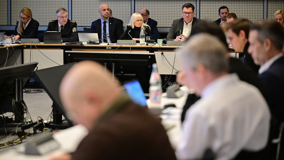 Am Montag im Innenausschuss diskutierten die Politiker die Abläufe und Probleme während des so genannten Blackouts