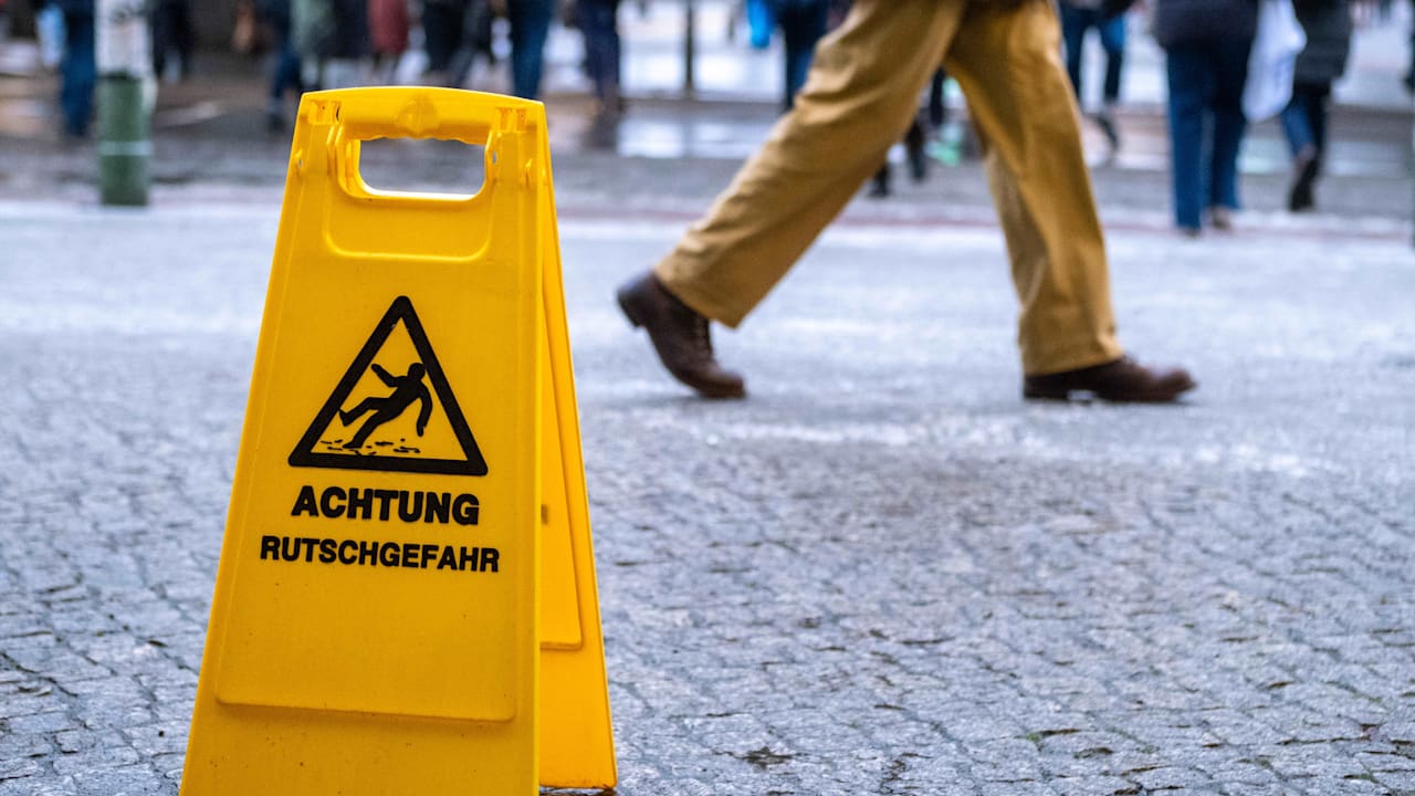 Schupelius: SPD verhindert Tausalz-Freigabe auf Gehwegen | Regional