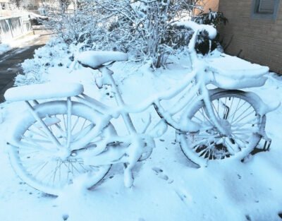 Fahrrad im Schnee