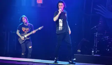 Max Georgiev (l.) und Ronnie Radke beim Falling In Reverse-Gig am 12. Februar 2020 in Fort Lauderdale