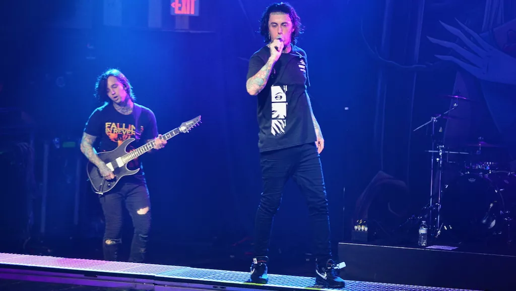 Max Georgiev (l.) und Ronnie Radke beim Falling In Reverse-Gig am 12. Februar 2020 in Fort Lauderdale