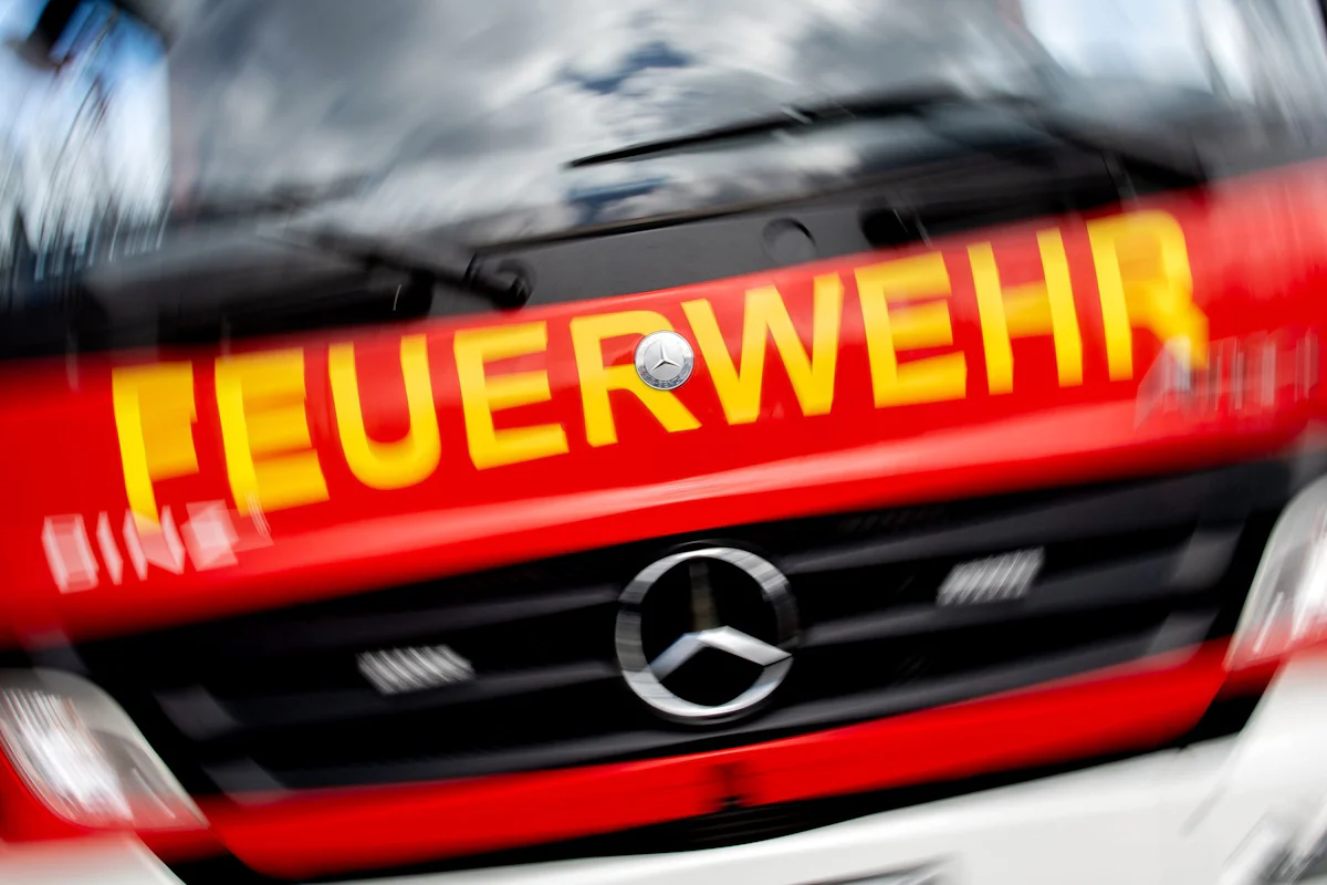 Verkehr - Nach Lkw-Brand A7 Richtung Hannover wieder frei - Wirtschaft
