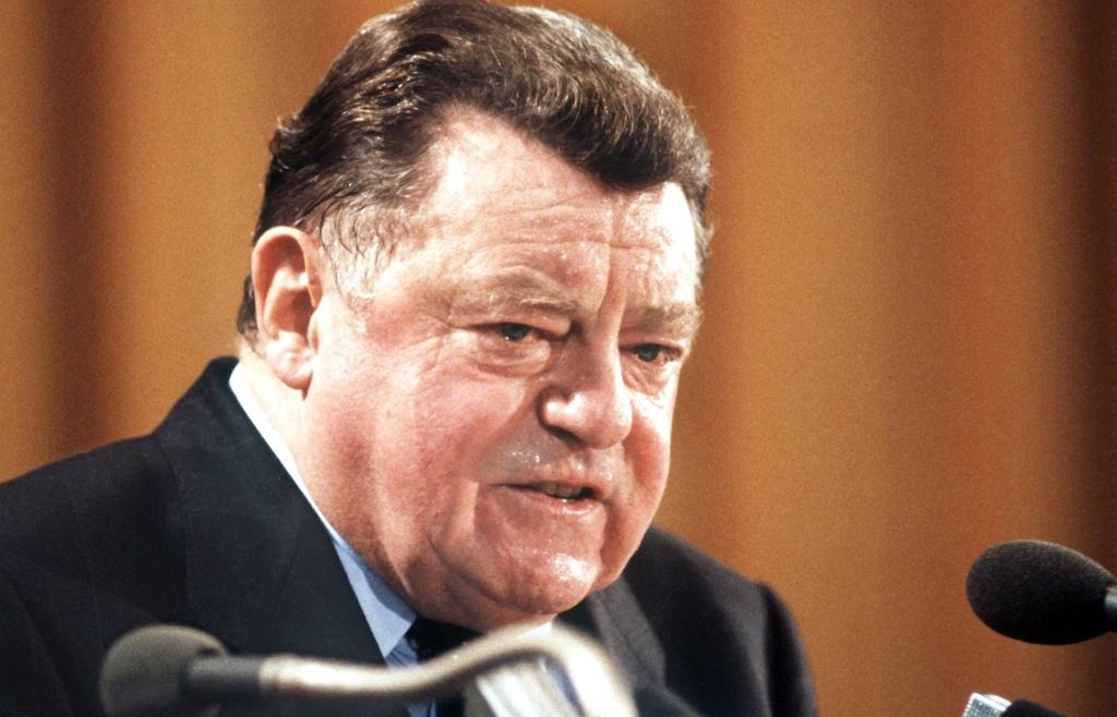 Darf eine Strauß-Büste Einzug in die Walhalla finden?