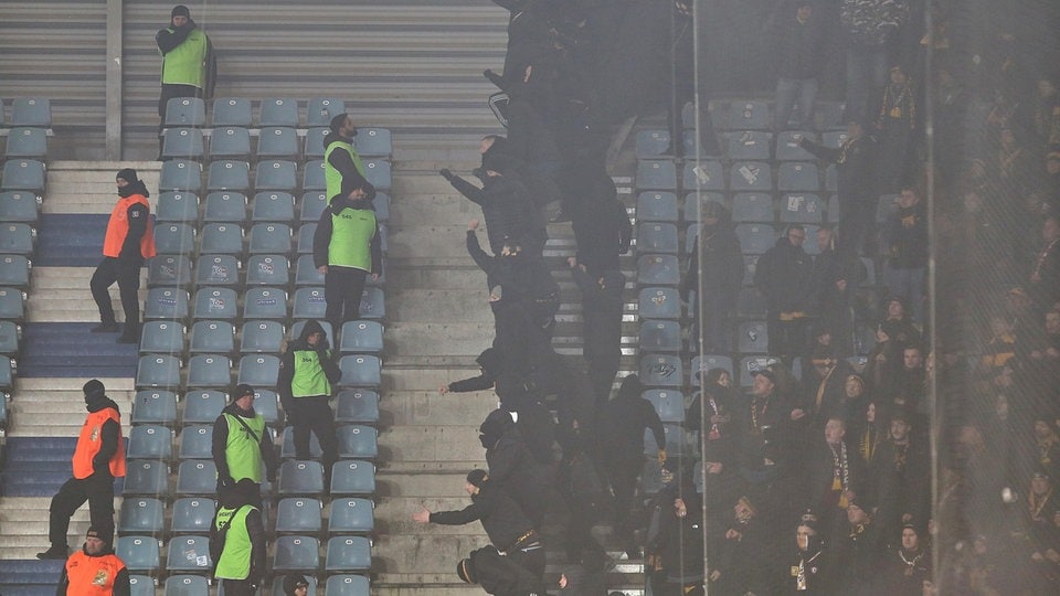 FCM gegen Dynamo Dresden: 64 Polizisten bei Ausschreitungen verletzt