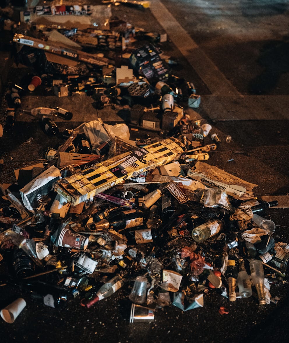 Was bleibt von der Böllerei? Tonnenweise Müll