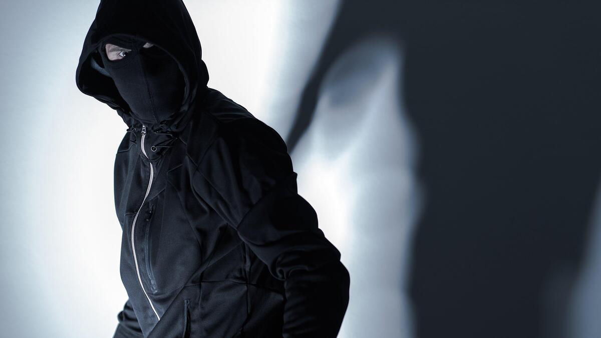 Zwei Männer haben in Aachen eine 54-jährige Frau brutal überfallen und schwer verletzt (Symbolbild).