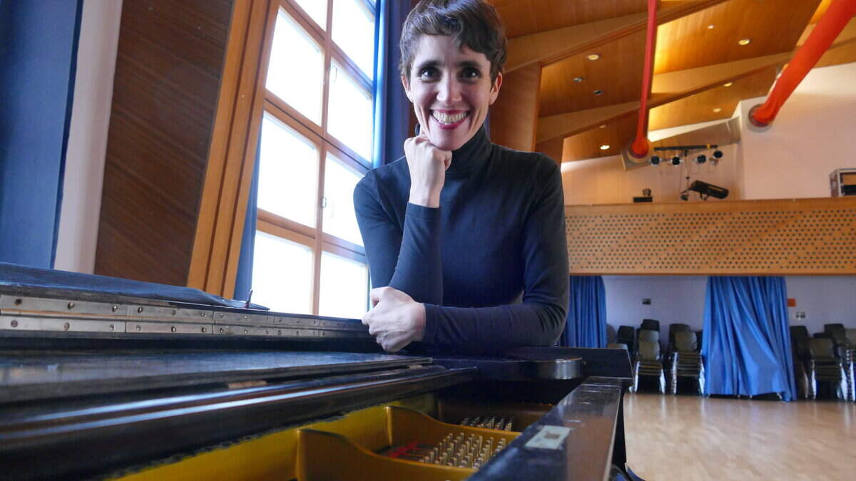 Sie freut sich auf den AZ-Chor und wird ihn für die Gala am 18. April vorbereiten: die Sängerin und Chorleiterin Tanja Raich.