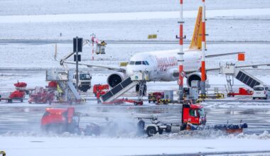 Verspätungen und Ausfällen: Schneechaos am Hamburger Flughafen