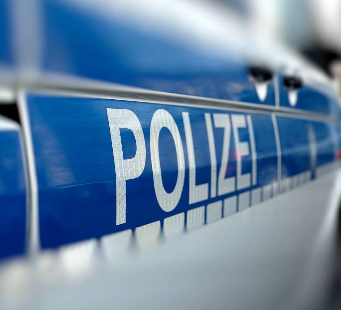 Doppelter Trickbetrug: Duisburger Polizei sucht Zeugen