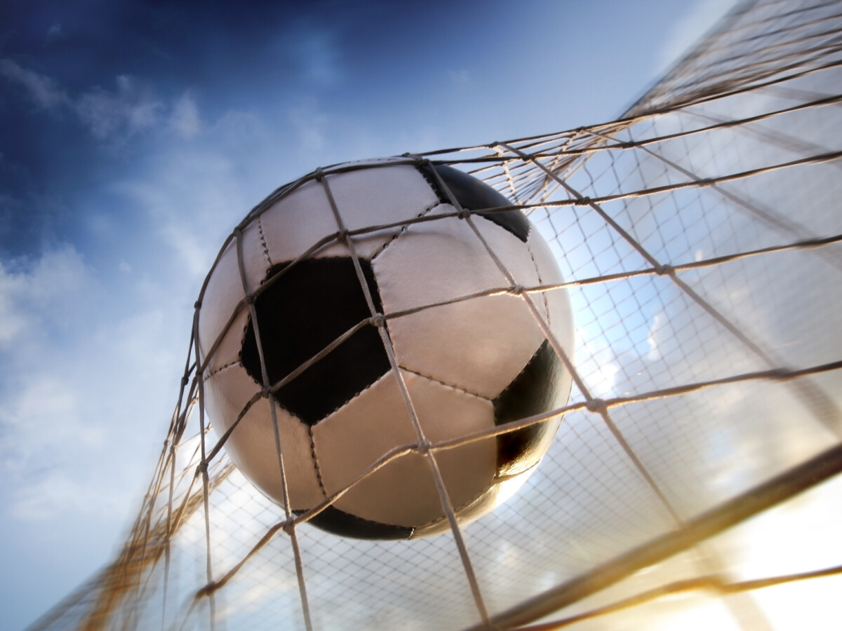 Mannheim will sich im Mittelfeld festigen, Rostock seine Aufstiegsambitionen unterstreichen.