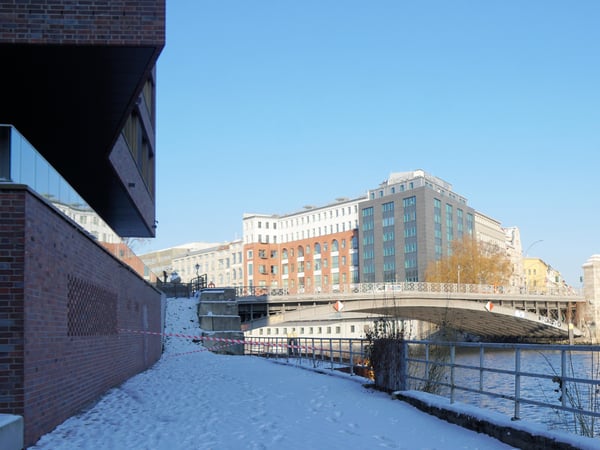 Das denkmalgeschützte Gewerbequartier Gebauer Höfe in Berlin-Charlottenburg wurde vom Eigentümer GG um Neubauten ergänzt und ist fast voll vermietet.