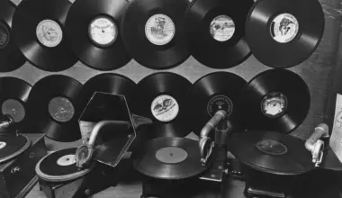 Gramophone records and players on display at the Old Sound Museum, Dennis, Massachusetts, USA, 31st October 1978. (Photo b...