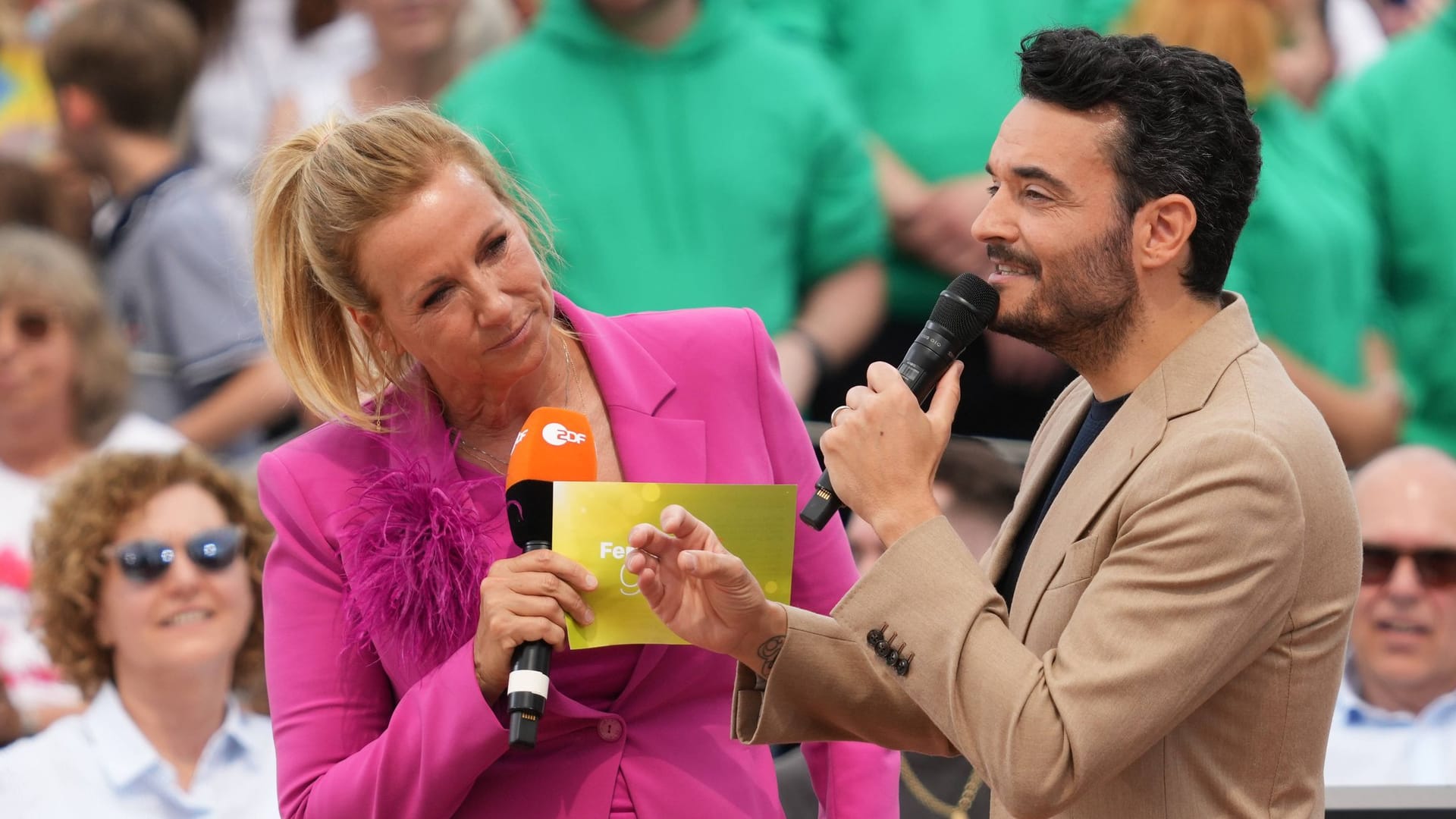 Giovanni Zarrella: Der Schlagerstar moderiert dort, wo ZDF-Zuschauer Andrew Kiewel gewohnt sind. Giovanni Zarrella: Der Schlagerstar moderiert dort, wo ZDF-Zuschauer Andrew Kiewel gewohnt sind.