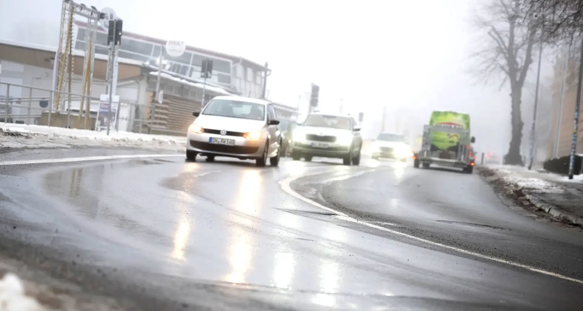 Nach Tauwetter im Norden: Straßen können wieder glatt sein