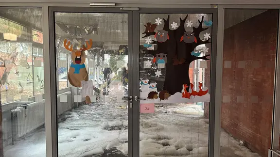 Ein Großbrand hat Teile von einer Grundschule in Hannover zerstört.