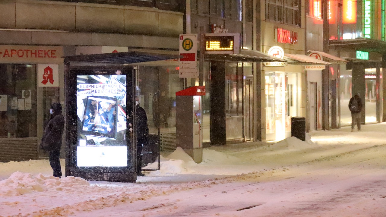 Nach Schneesturm "Elli": Weiter kein Straßenbahnverkehr in Bremen