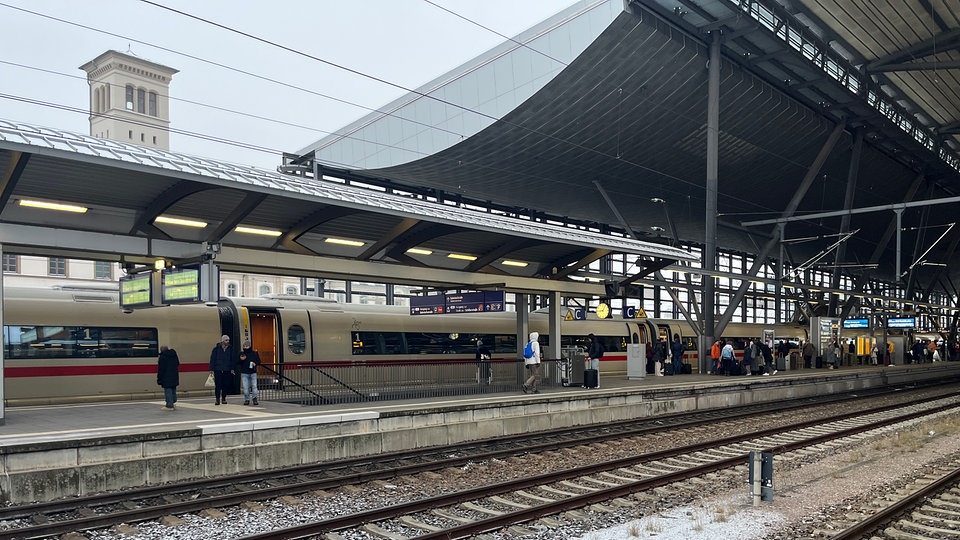 Winter-Ticker: Probleme im Bahnverkehr in Thüringen