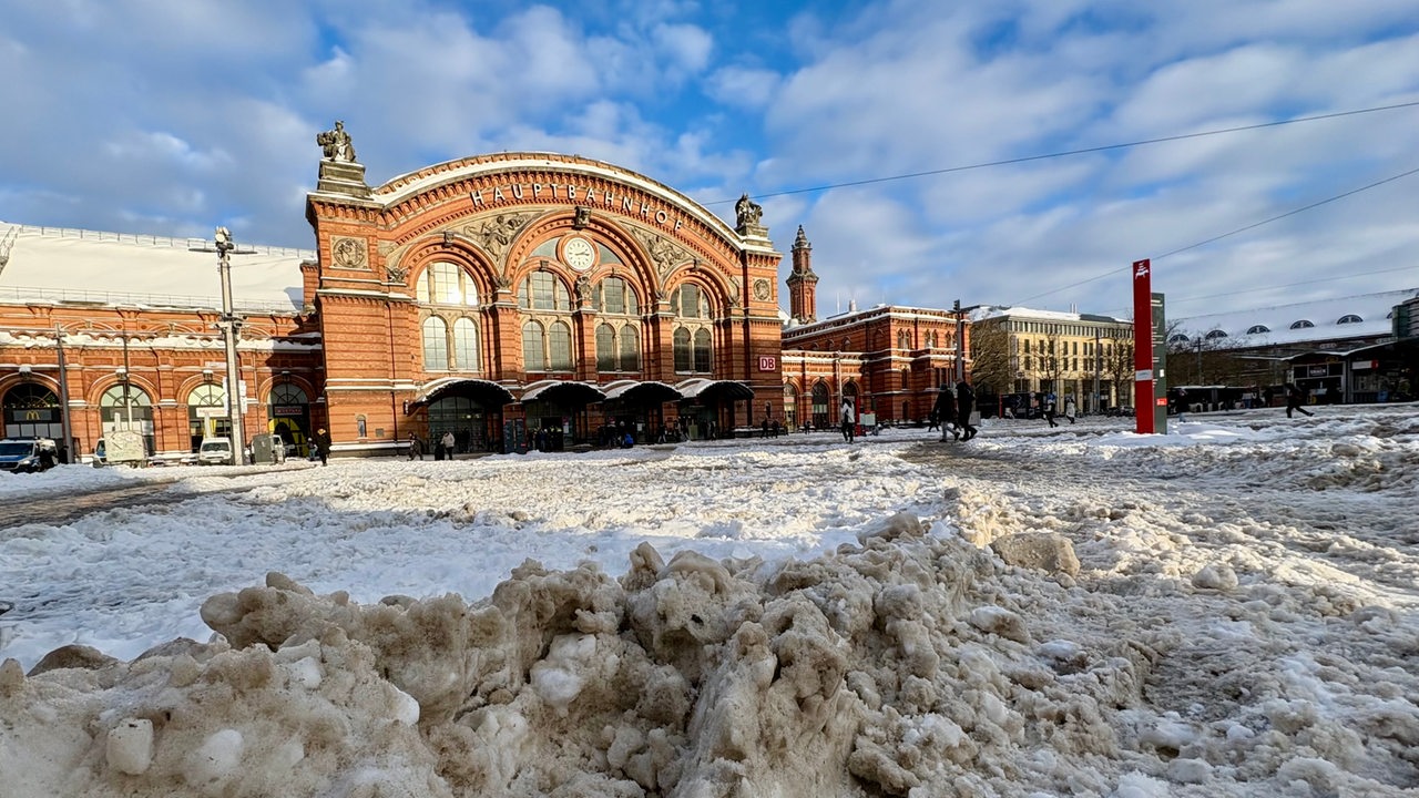 Schneechaos sorgt weiter für Ausfälle im Bahnverkehr — auch in Bremen
