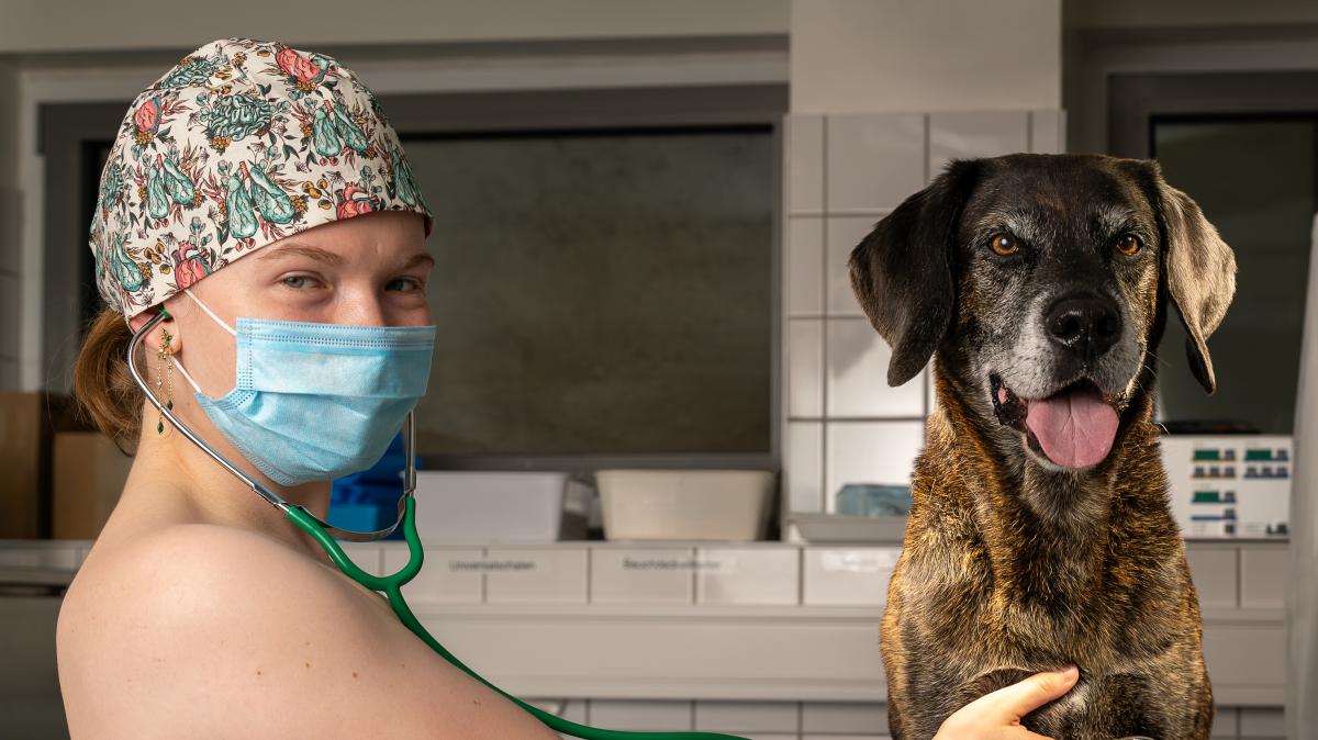 Erotik-Kalender aus Singen setzt auf Nacktheit für den guten Zweck