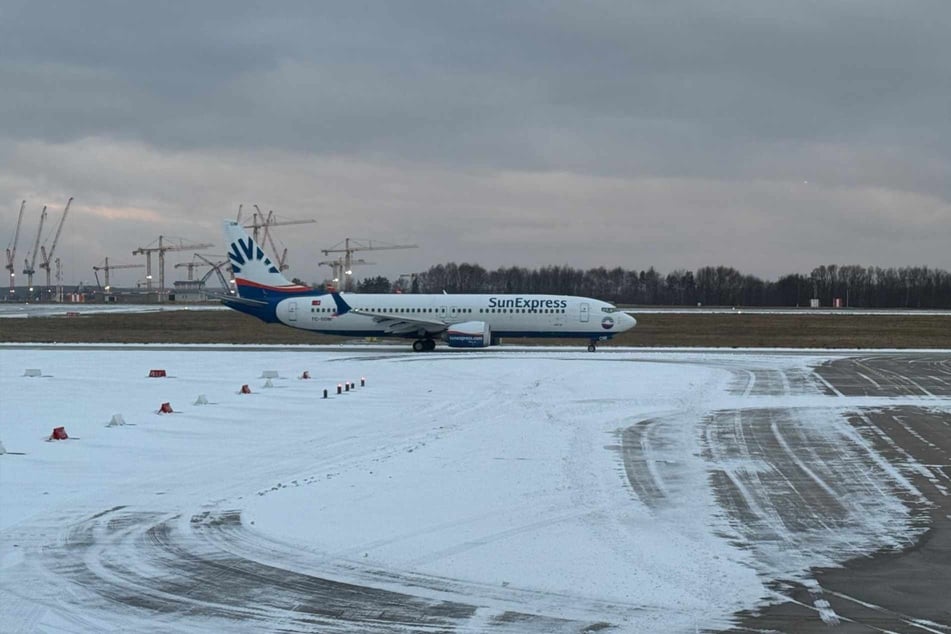 Diese 737 bringt die Dynamos gleich vom Dresdner Schnee in die türkische Sonne.