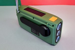 Infactory Notfallradio im Test: Mobiles Kurbelradio mit DAB+, EWF & Solar