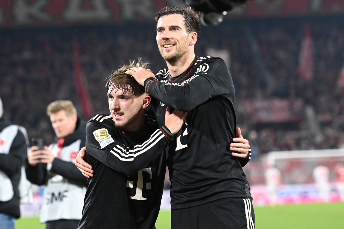 Lennart Karl jubelt gemeinsam mit Leon Goretzka.