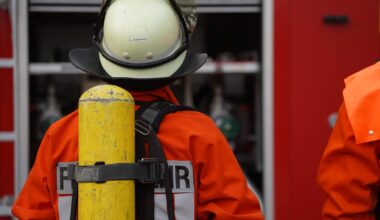 Meterhohe Flammen bedrohen Hausbewohner in Braunschweig! Menschen geraten in Panik