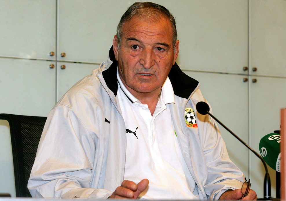 Dimitar Penev spricht in ein Mikrofon