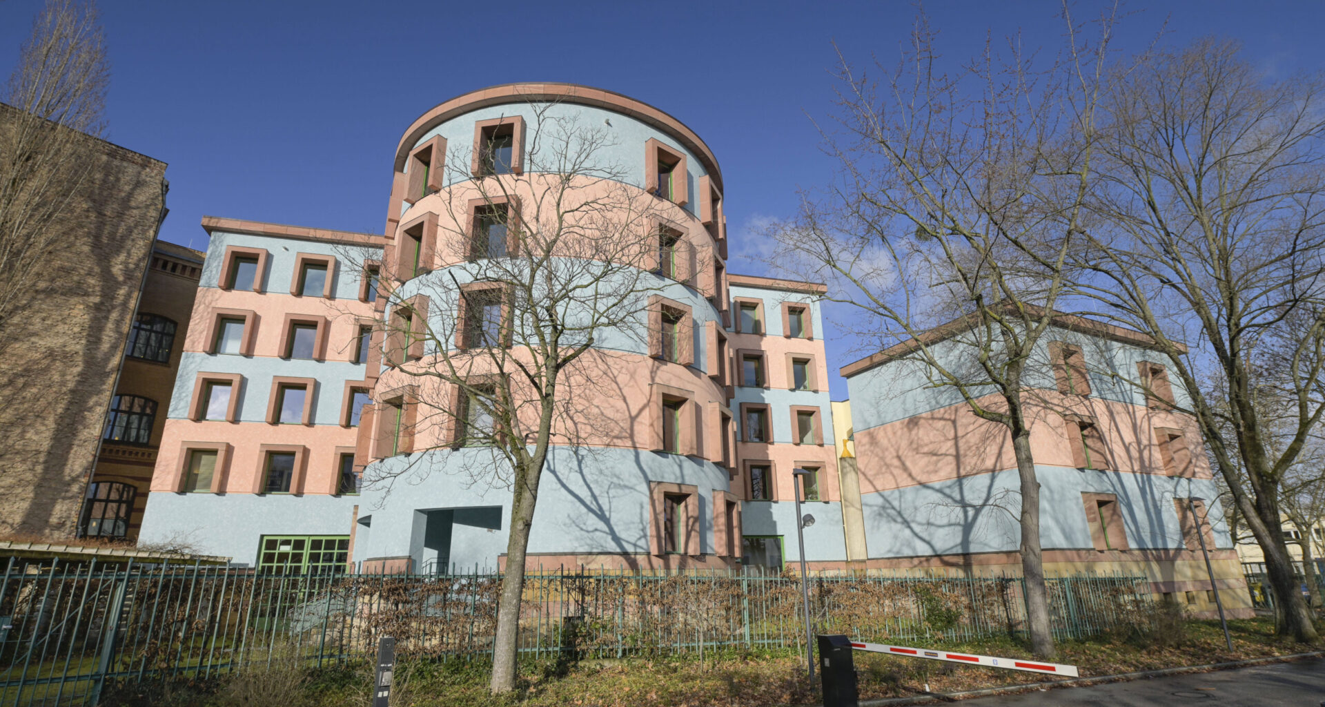 So einfallsreich ist die postmoderne Architektur in Berlin