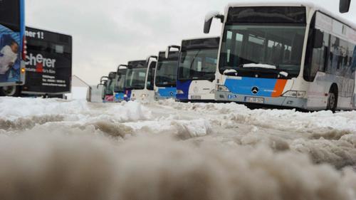 Schnee sorgt für Einschränkungen im Busverkehr im Saarland - SR.de