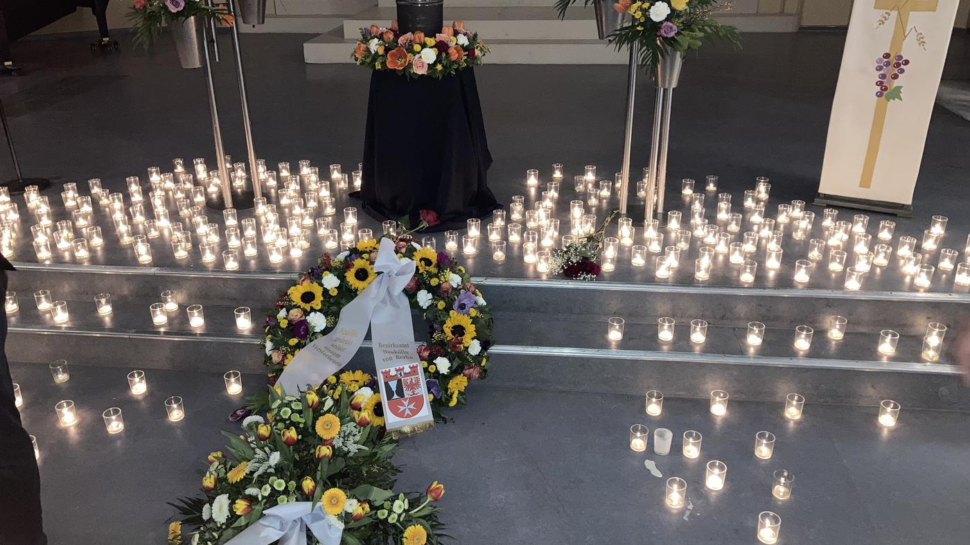 Erinnerung an über 200 Menschen: Neukölln gedenkt einsam Verstorbener