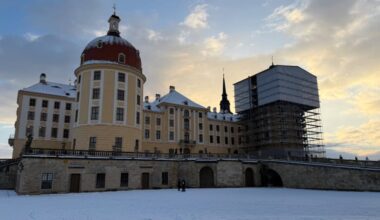 Warnung vor Glätte und Schnee auch am Schloss Moritzburg