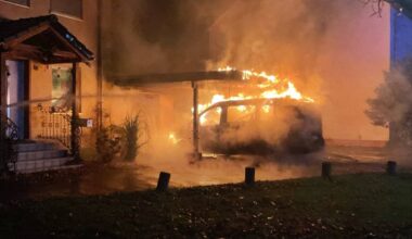Camper und Carport in Bonn brennen