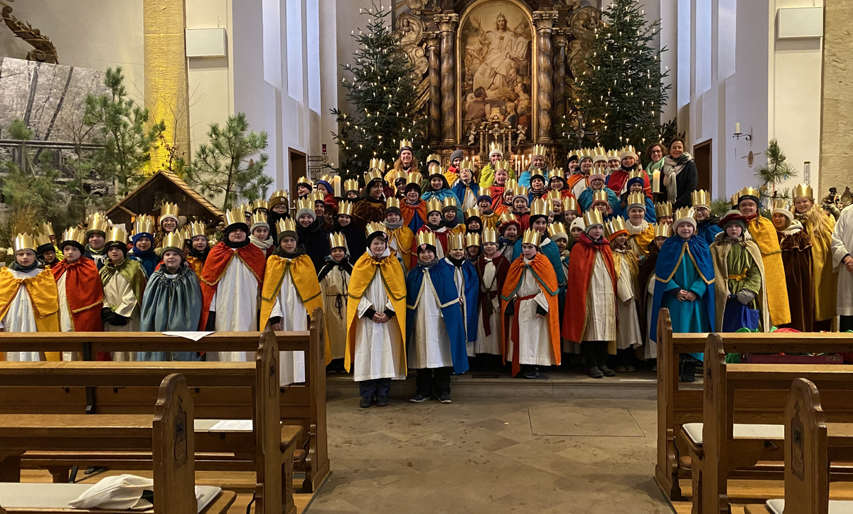 97 Sternsinger bringen in Verl den Segen in die Häuser