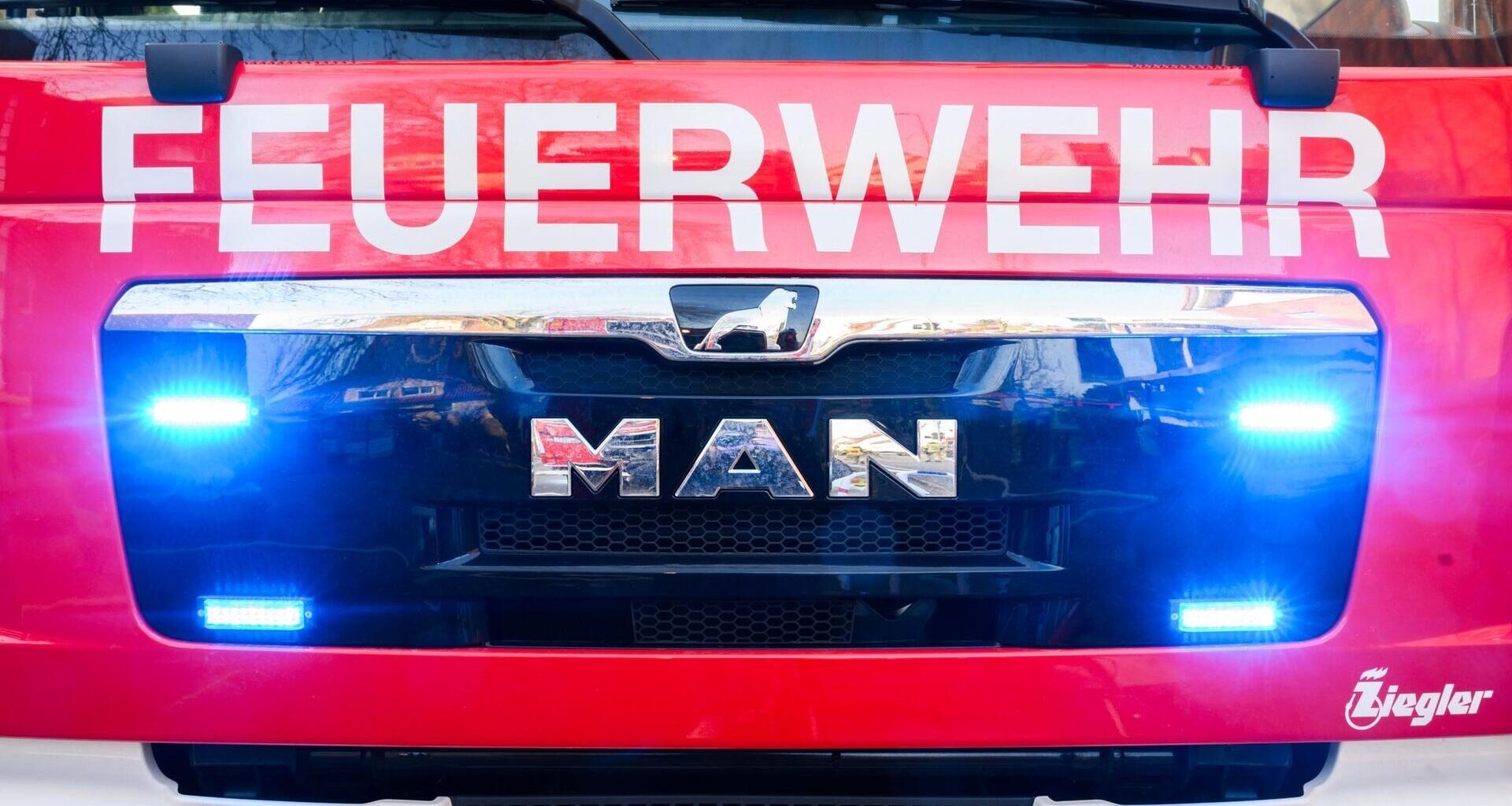 Vier Verletzte nach Brand in Mehrfamilienhaus bei Hannover