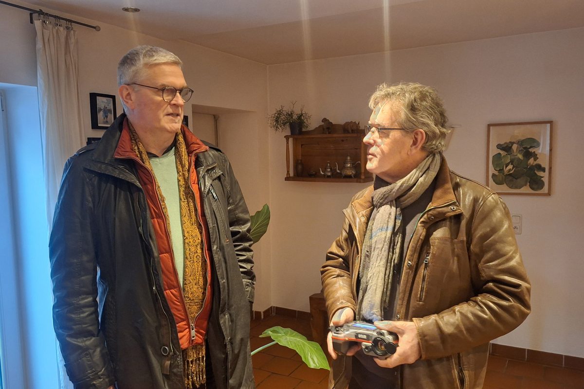 Schöffe Guido Deutz und Roger Hoffmann unterhalten sich