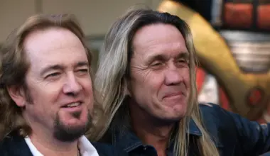 Adrian Smith (l.) und Nicko McBrain bei der Premiere des Filmes ‘Iron Maiden: Flight 666‘ am 30. April 2009