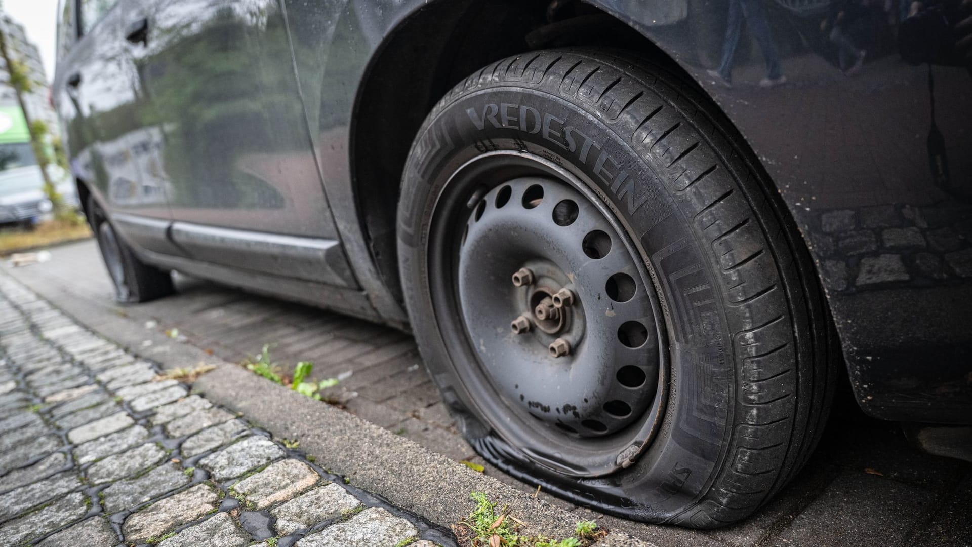 urn:newsml:dpa.com:20090101:250920-935-842923