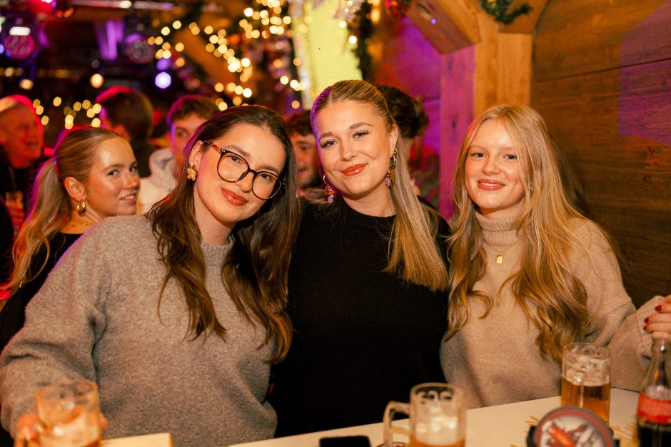 Bildergalerie: „Kö on Ice“ und Füchschen Alm in Düsseldorf: Die besten Bilder der Saison-Eröffnung am 7. November 2025