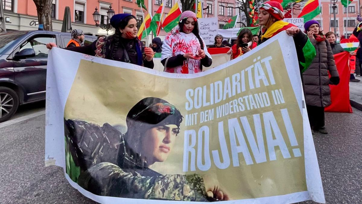 Kurden protestieren gegen Vorrücken des syrischen Militärs