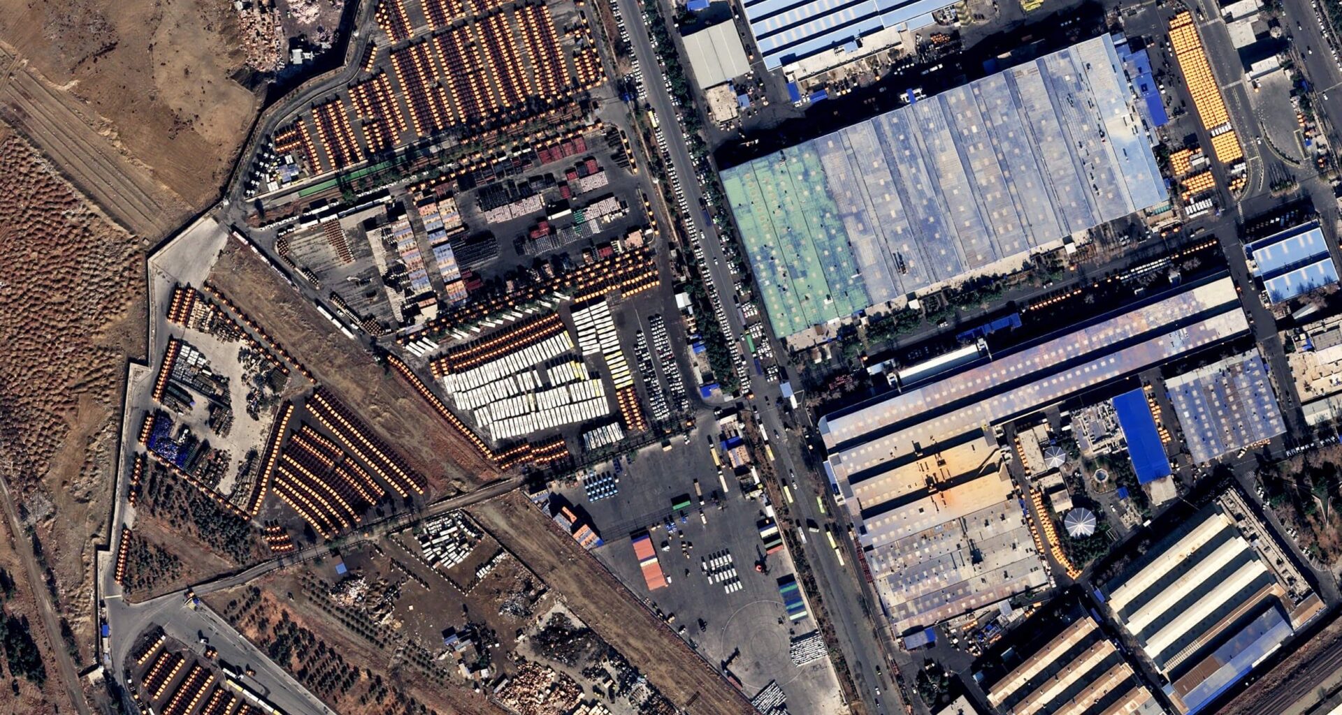 Hier baut der Iran trotz Sanktionen weiterhin Mercedes-Lkw