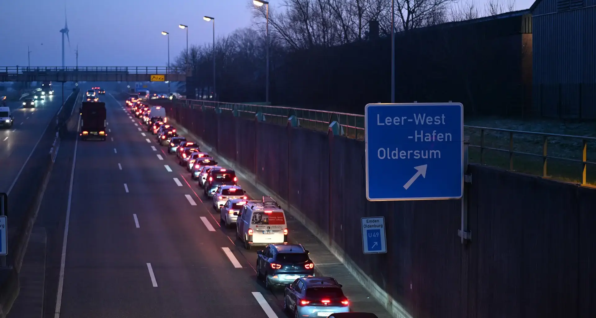 Warnstreik trifft Verkehr: Brücken und Tunnel im Norden gesperrt