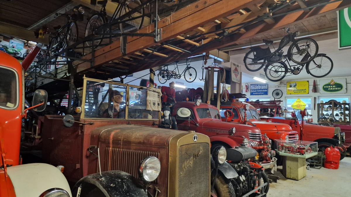 Feuerwehr Karlsruhe feiert 100-jähriges Jubiläum mit langer Geschichte