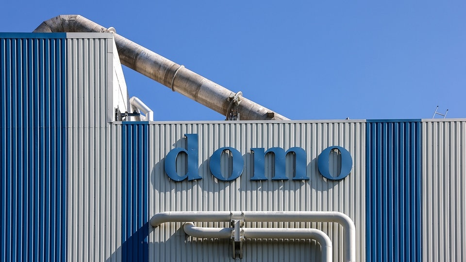 Chemiekonzern Domo: Land ordnet vorerst Weiterbetrieb an