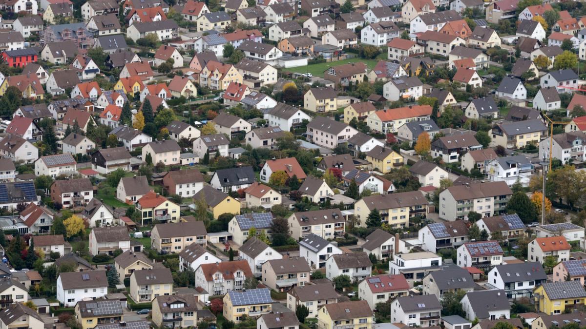 Preis Einfamilienhaus München 2025 leicht gesunken, München teuerste Stadt Deutschlands