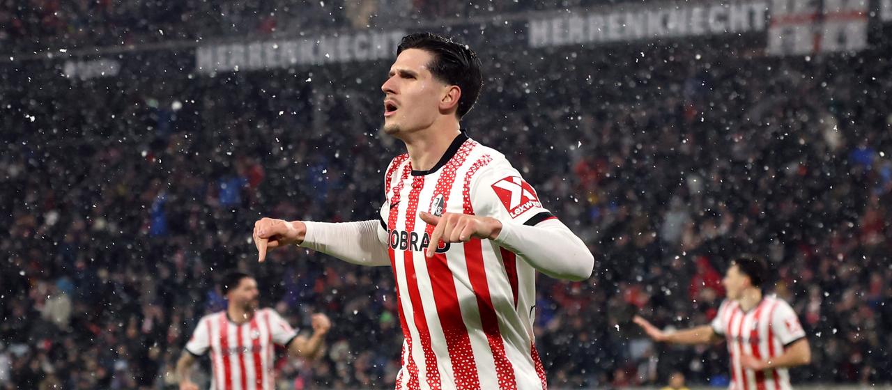 Freiburgs Igor Matanovic bejubelt seinen Treffer | Alex Grimm/Getty Images Freiburgs Igor Matanovic bejubelt seinen Treffer