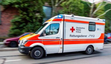 Unfall in Stuttgart-Vaihingen: Mercedes stößt mit Skoda zusammen – ein Verletzter und 50.000 Euro Schaden