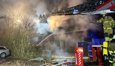 Brände: Mehrfamilienhaus brennt – Bewohner finden in Halle Zuflucht - Bayern