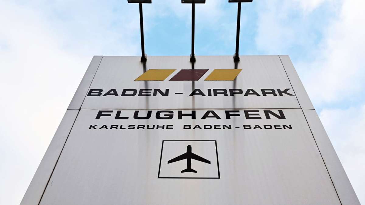Flughafen Karlsruhe: Reisepass für Notizen genutzt – Mann darf nicht fliegen